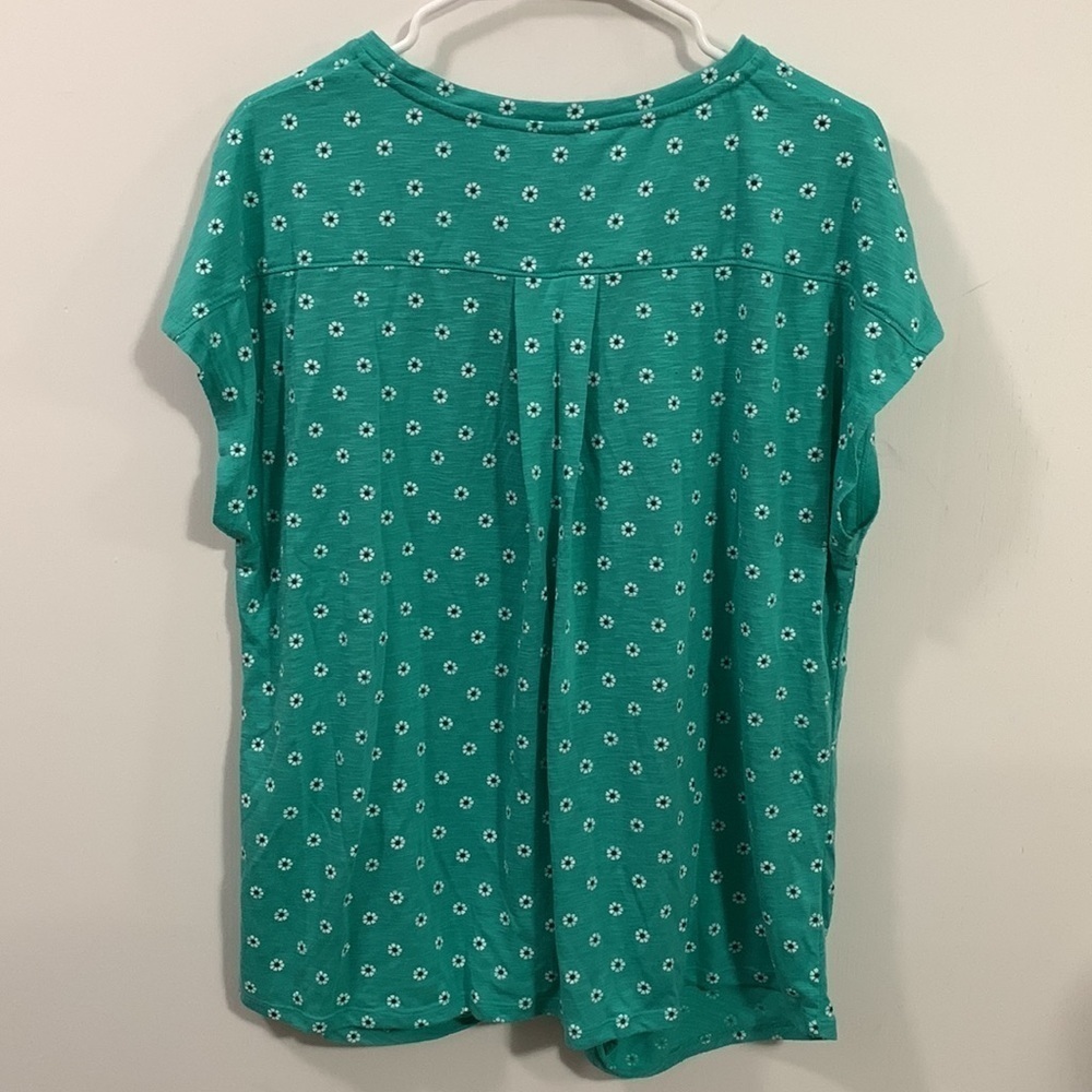 Croft & Barrie Sleeveless Tee, Size XXL, pretty flower pattern, good condition - Picture 2 of 3